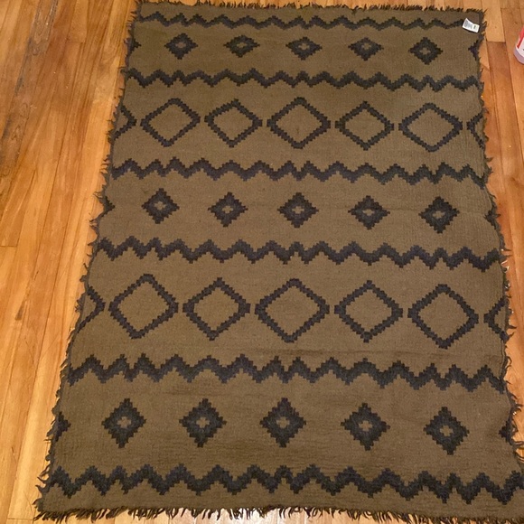 Wilfred Diamond Mosiac Scarf wrap blanket - Picture 12 of 14